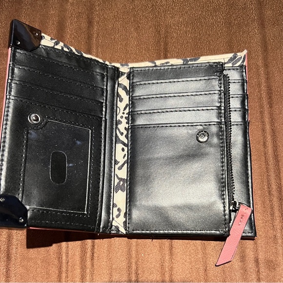 Jessica Simpson Wallet - Picture 2 of 4